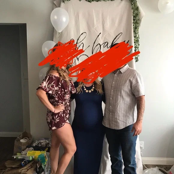 Burgundy and pink floral off the shoulder romper 😍 - Picture 4 of 4